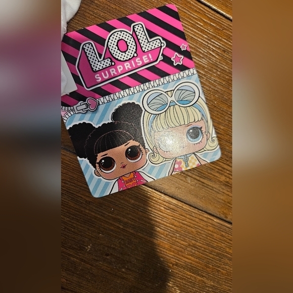 L.O.L. SURPRISE! NWT GIRL'S GRRRL POWER GLITTER GRAPHIC T-SHIRT HOOD& BOW SIZE 4 - Picture 3 of 6